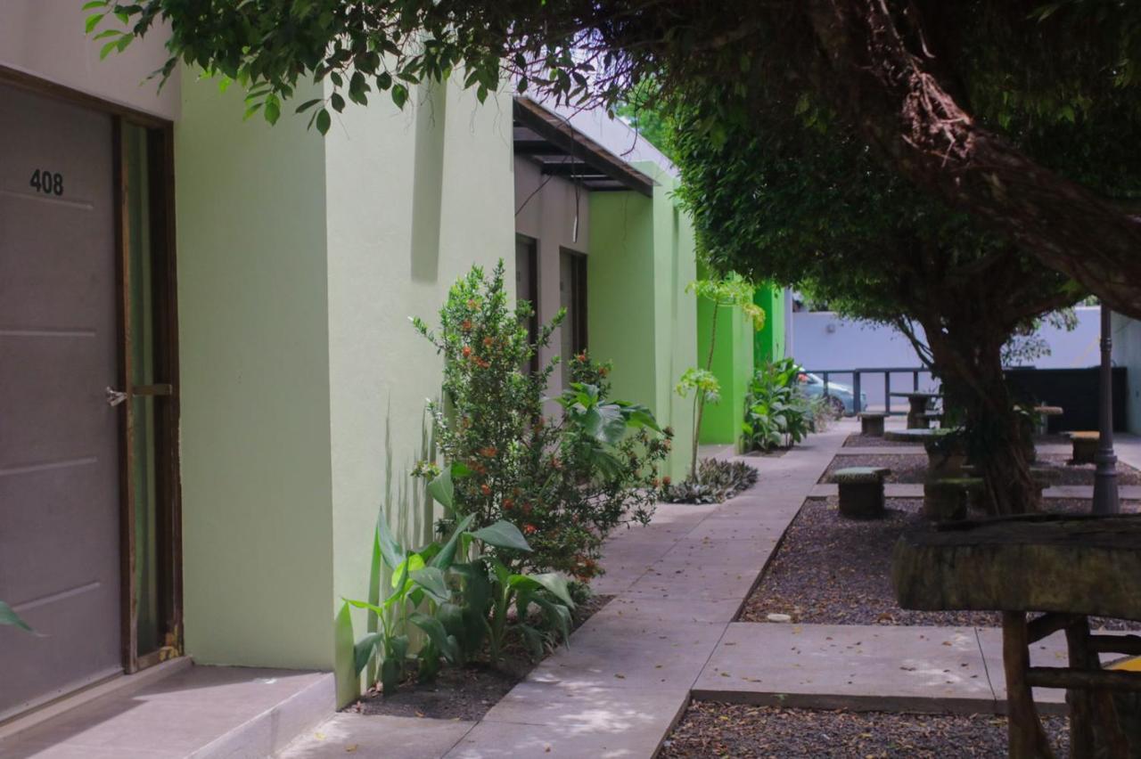 Airport X Managua Hotel Екстериор снимка